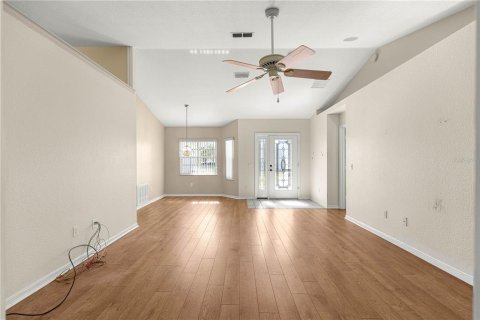 House in Summerfield, Florida 3 bedrooms, 159.51 sq.m. № 2095636 - photo 13