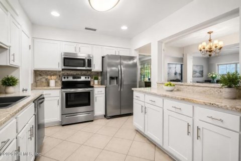 House in Jacksonville, Florida 3 bedrooms, 189.52 sq.m. № 2247235 - photo 5
