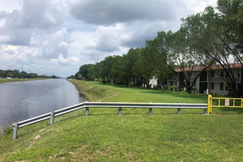 Condominio en venta en Coral Springs, Florida, 3 dormitorios, 106.84 m2 № 2304243 - foto 16