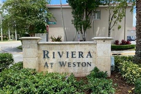 Townhouse in Weston, Florida 3 bedrooms, 128.86 sq.m. № 2069155