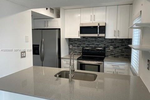 Townhouse in Weston, Florida 3 bedrooms, 128.86 sq.m. № 2069155 - photo 7