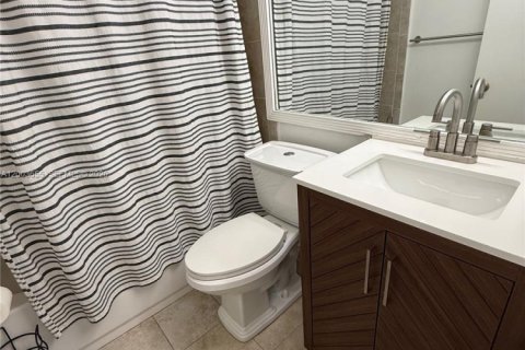 Townhouse in Weston, Florida 3 bedrooms, 128.86 sq.m. № 2069155 - photo 18