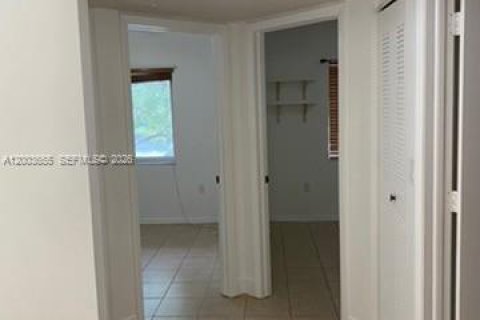 Townhouse in Weston, Florida 3 bedrooms, 128.86 sq.m. № 2069155 - photo 12