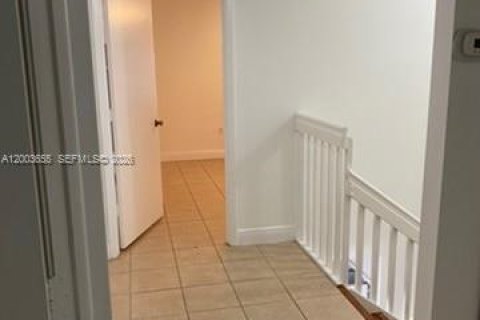 Townhouse in Weston, Florida 3 bedrooms, 128.86 sq.m. № 2069155 - photo 13