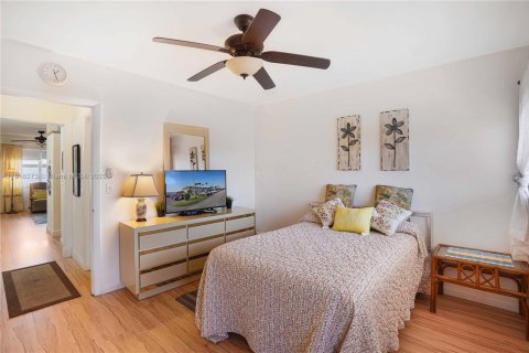 Condominio en venta en Hallandale Beach, Florida, 1 dormitorio, 58.06 m2 № 1772311 - foto 3