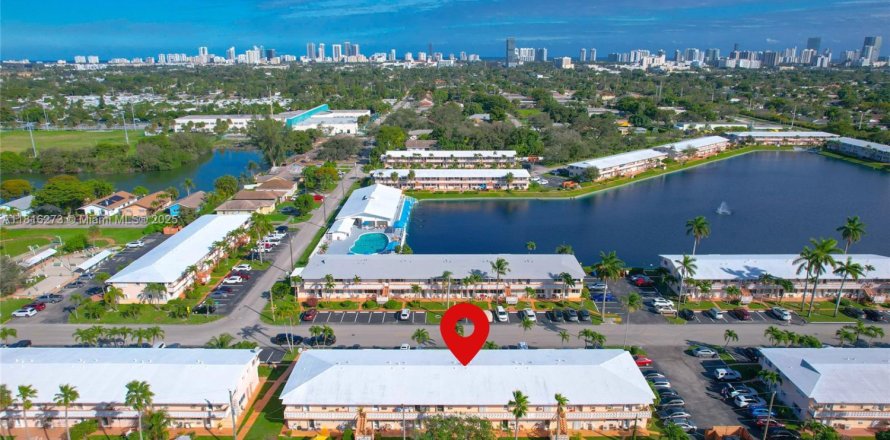 Condominio en Hallandale Beach, Florida, 1 dormitorio  № 1772311