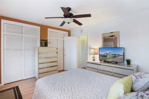 Condominio en venta en Hallandale Beach, Florida, 1 dormitorio, 58.06 m2 № 1772311 - foto 2