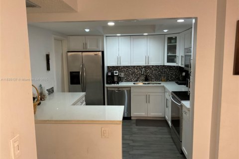 Condominio en venta en Hollywood, Florida, 2 dormitorios, 125.42 m2 № 1818787 - foto 19