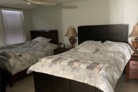 Condominio en venta en Hollywood, Florida, 2 dormitorios, 125.42 m2 № 1818787 - foto 12