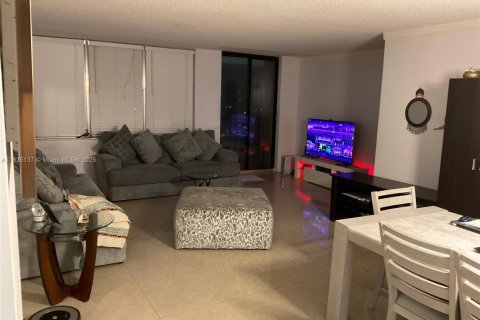 Condominio en venta en Hollywood, Florida, 2 dormitorios, 125.42 m2 № 1818787 - foto 17