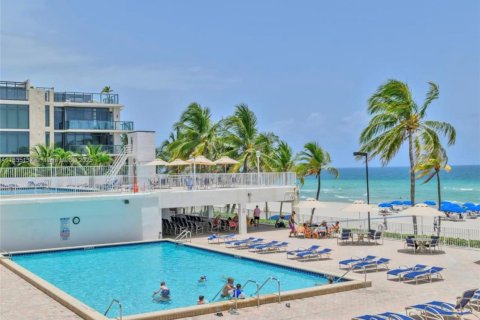 Condominio en venta en Hollywood, Florida, 2 dormitorios, 125.42 m2 № 1818787 - foto 7