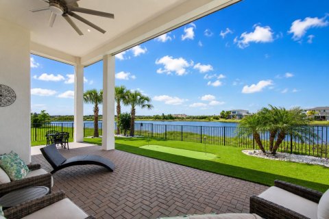 House in Palm Beach Gardens, Florida 3 bedrooms, 223.8 sq.m. № 2083061