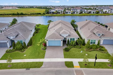 House in Palm Beach Gardens, Florida 3 bedrooms, 223.8 sq.m. № 2083061 - photo 4