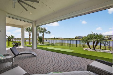 House in Palm Beach Gardens, Florida 3 bedrooms, 223.8 sq.m. № 2083061 - photo 8