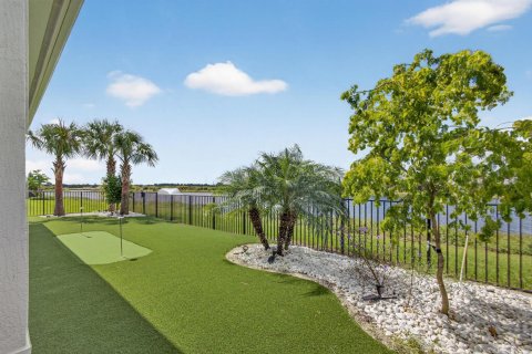 House in Palm Beach Gardens, Florida 3 bedrooms, 223.8 sq.m. № 2083061 - photo 6
