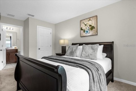 Townhouse in SOLARA RESORT in Kissimmee, Florida 3 bedrooms, 182.27 sq.m. № 2195507 - photo 13