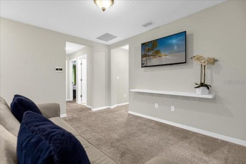 Townhouse in SOLARA RESORT in Kissimmee, Florida 3 bedrooms, 182.27 sq.m. № 2195507 - photo 10