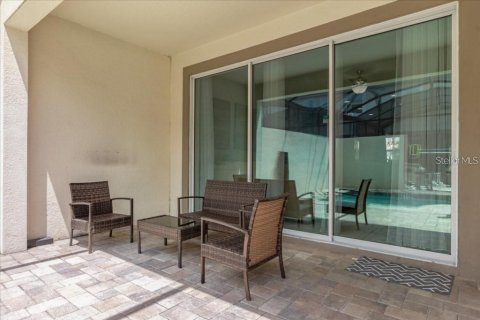 Townhouse in SOLARA RESORT in Kissimmee, Florida 3 bedrooms, 182.27 sq.m. № 2195507 - photo 23