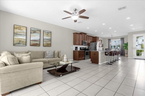 Townhouse in SOLARA RESORT in Kissimmee, Florida 3 bedrooms, 182.27 sq.m. № 2195507 - photo 2