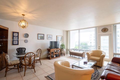 Copropriété à vendre à Miami, Floride: 1 chambre, 73.11 m2 № 1996656 - photo 5