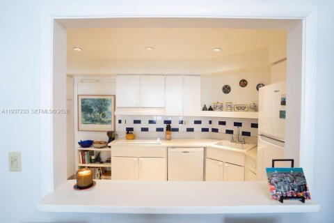 Copropriété à vendre à Miami, Floride: 1 chambre, 73.11 m2 № 1996656 - photo 7