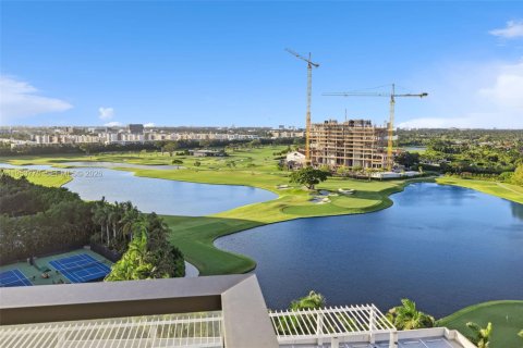 Apartment in Hallandale Beach, Florida 2 bedrooms, 120.49 sq.m. № 2153288 - photo 28
