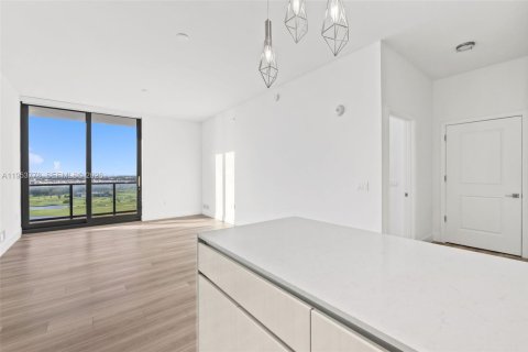 Apartment in Hallandale Beach, Florida 2 bedrooms, 120.49 sq.m. № 2153288 - photo 10