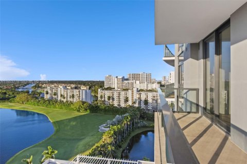 Apartment in Hallandale Beach, Florida 2 bedrooms, 120.49 sq.m. № 2153288 - photo 16