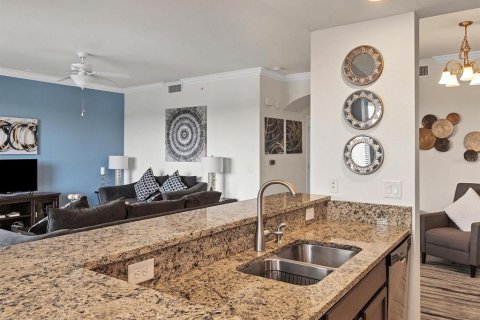 Condo in Bradenton, Florida, 2 bedrooms in LAKEWOOD NATIONAL  № 1296907 - photo 12