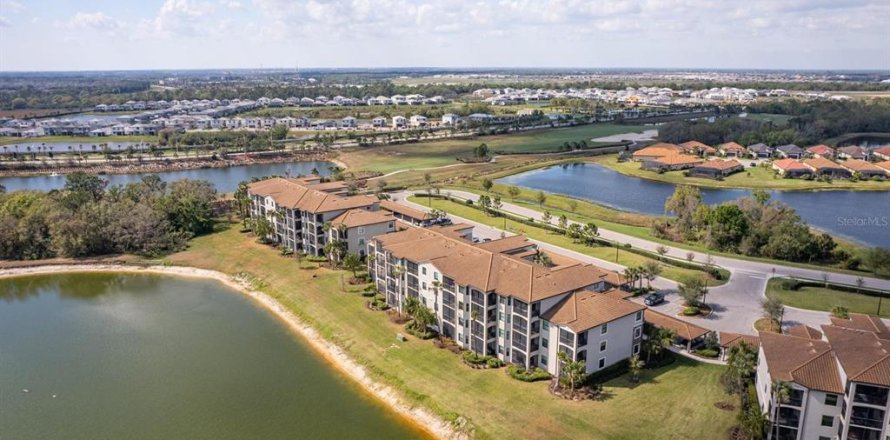Condo in Bradenton, Florida, 2 bedrooms in LAKEWOOD NATIONAL № 1296907