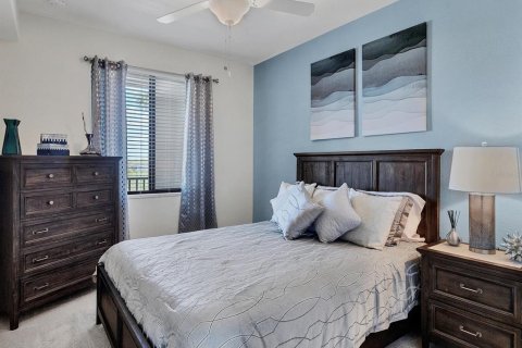 Condo in Bradenton, Florida, 2 bedrooms in LAKEWOOD NATIONAL  № 1296907 - photo 19
