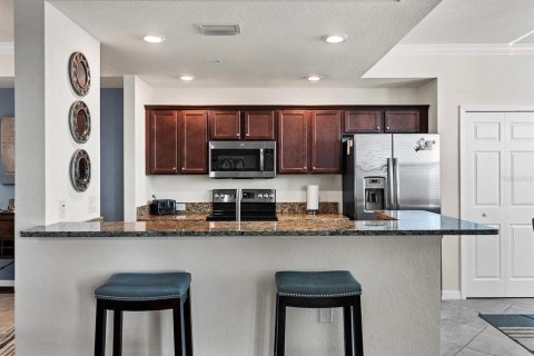 Condo in Bradenton, Florida, 2 bedrooms in LAKEWOOD NATIONAL  № 1296907 - photo 10