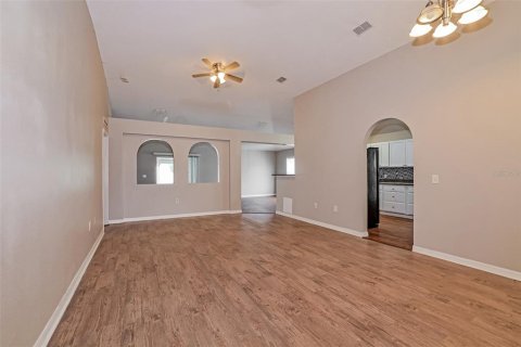 Casa en venta en Haines City, Florida, 3 dormitorios, 174.1 m2 № 2236882 - foto 3