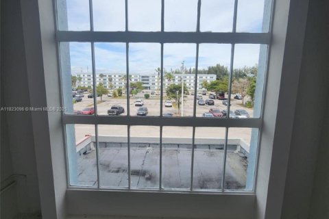 Condo in Homestead, Florida, 2 bedrooms № 1958300 - photo 14