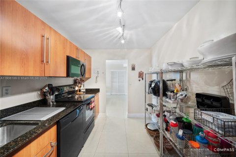 Купить кондоминиум в Холливуд, Флорида 2 спальни, 112.6м2, № 1956871 - фото 11