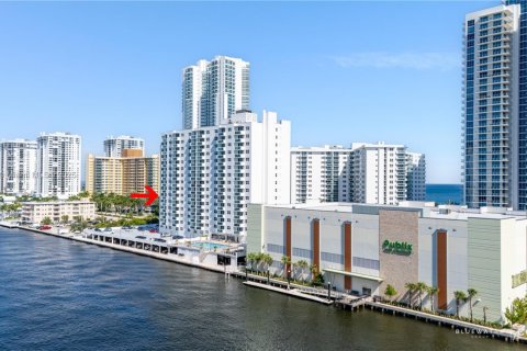 Купить кондоминиум в Холливуд, Флорида 2 спальни, 112.6м2, № 1956871 - фото 2