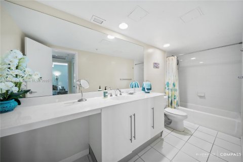 Купить кондоминиум в Холливуд, Флорида 2 спальни, 112.6м2, № 1956871 - фото 23