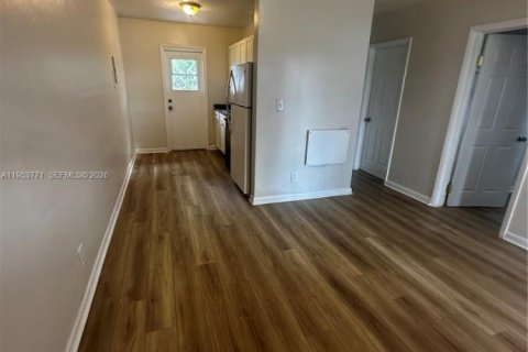 Casa en alquiler en Homestead, Florida, 2 dormitorios, 102.56 m2 № 2008185 - foto 3