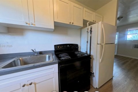 Casa en alquiler en Homestead, Florida, 2 dormitorios, 102.56 m2 № 2008185 - foto 4