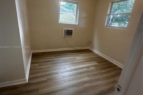 Casa en alquiler en Homestead, Florida, 2 dormitorios, 102.56 m2 № 2008185 - foto 5