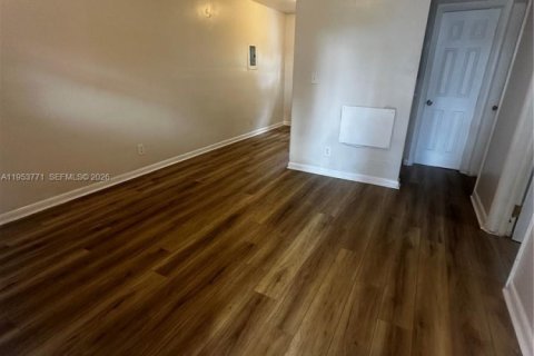 Casa en alquiler en Homestead, Florida, 2 dormitorios, 102.56 m2 № 2008185 - foto 2