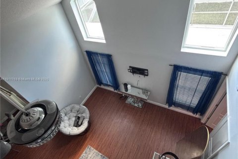 Villa ou maison à vendre à Tampa, Floride: 4 chambres № 1968101 - photo 5