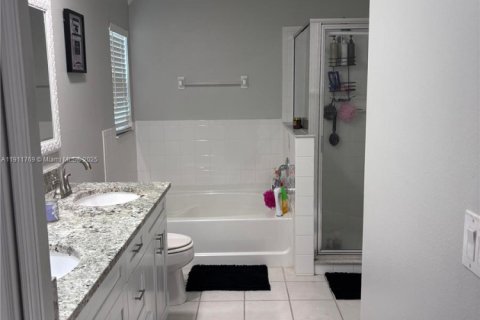 Villa ou maison à vendre à Tampa, Floride: 4 chambres № 1968101 - photo 8