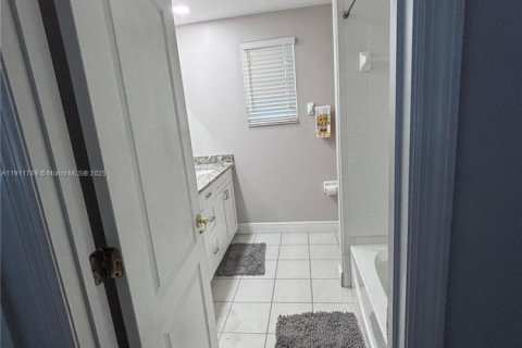 Villa ou maison à vendre à Tampa, Floride: 4 chambres № 1968101 - photo 13