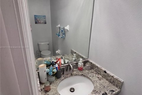 Villa ou maison à vendre à Tampa, Floride: 4 chambres № 1968101 - photo 10