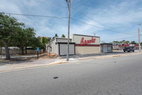 Commercial property in Daytona Beach, Florida 502.6 sq.m. № 1717226 - photo 7