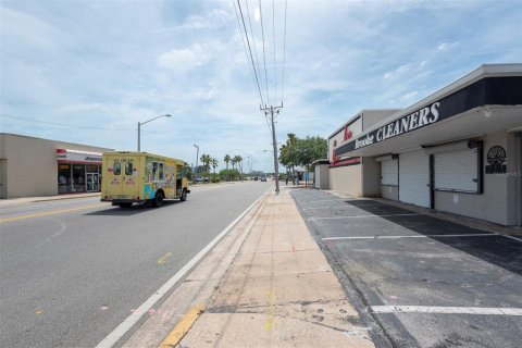 Commercial property in Daytona Beach, Florida 502.6 sq.m. № 1717226 - photo 4