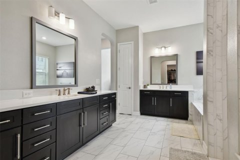 House in Odessa, Florida 5 bedrooms, 425.12 sq.m. № 1814972 - photo 28