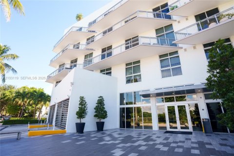 Copropriété à vendre à Miami Beach, Floride: 1 chambre, 89.74 m2 № 2407828 - photo 30