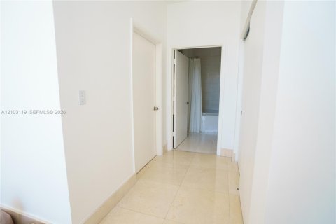 Copropriété à vendre à Miami Beach, Floride: 1 chambre, 89.74 m2 № 2407828 - photo 21